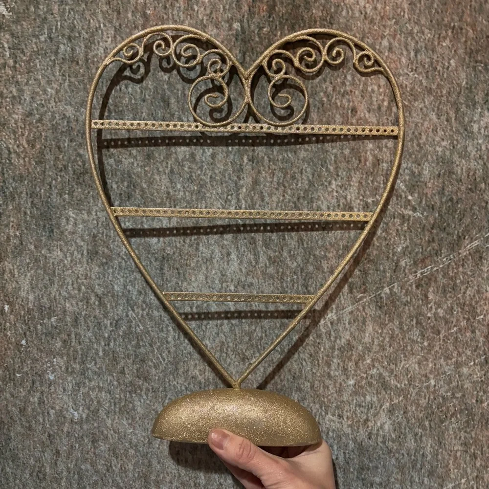 Gold Heart-Shaped Earring Display Decor